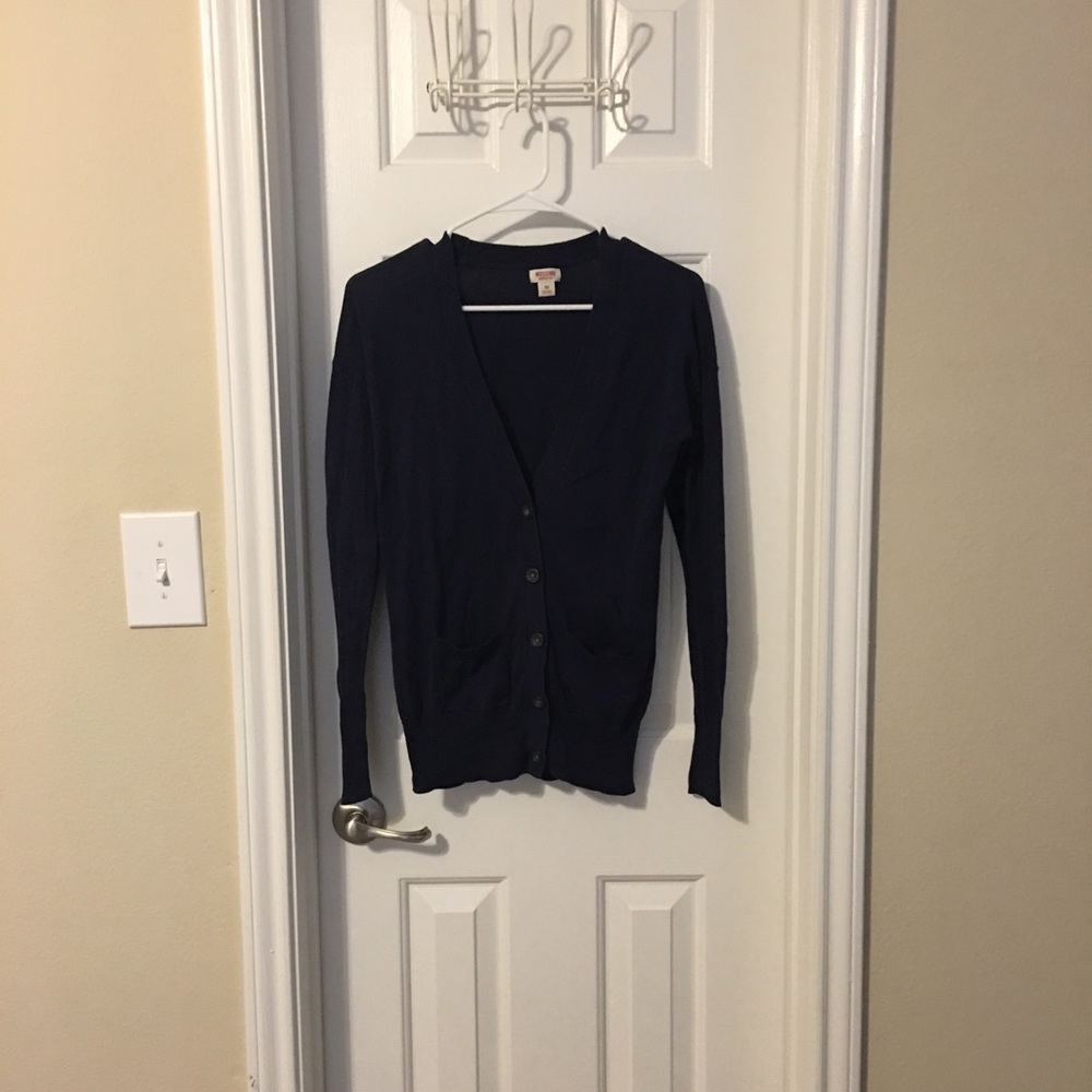 Navy Blue boyfriend sweater. XS